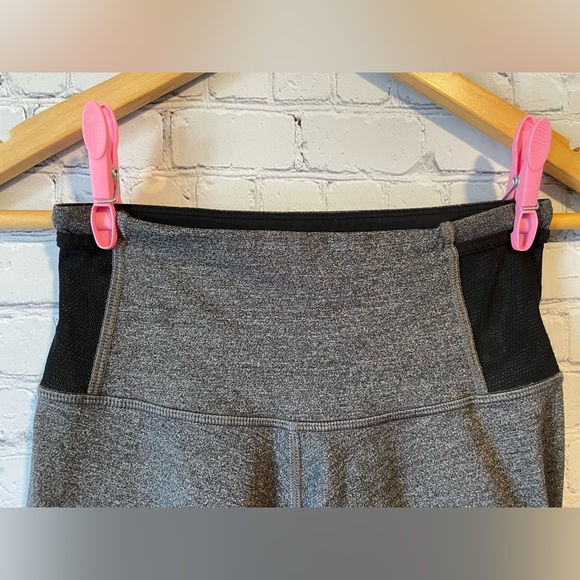 Lululemon Run Around Tight (RARE) - Picture 13 of 15